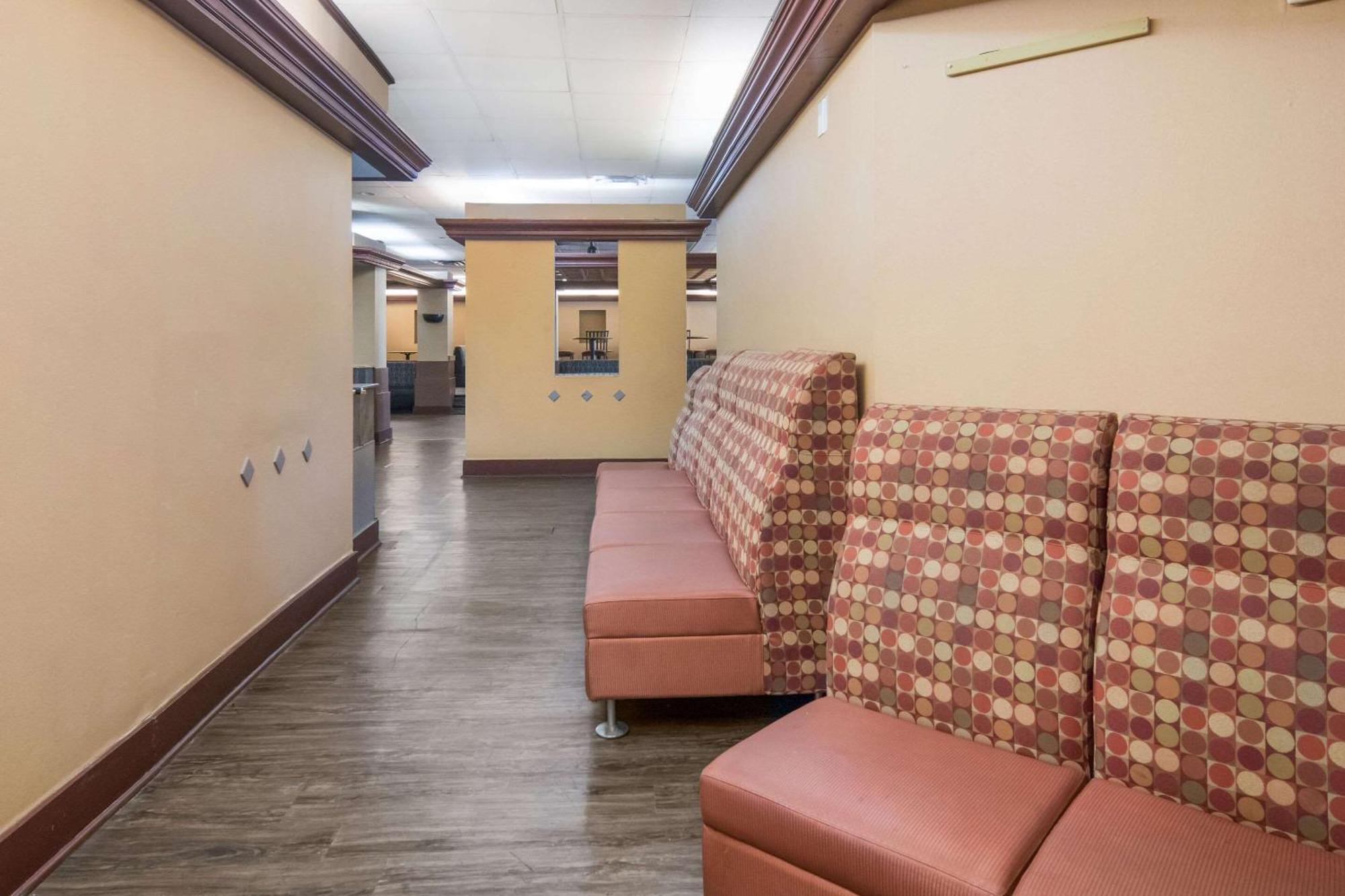Rodeway Inn Duncanville Ngoại thất bức ảnh