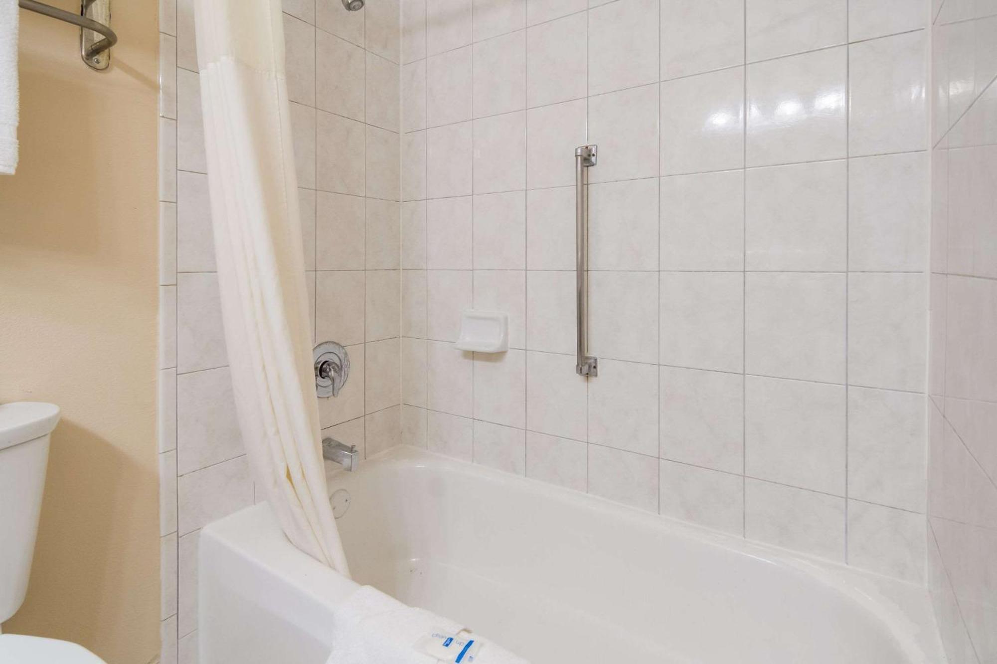 Rodeway Inn Duncanville Ngoại thất bức ảnh